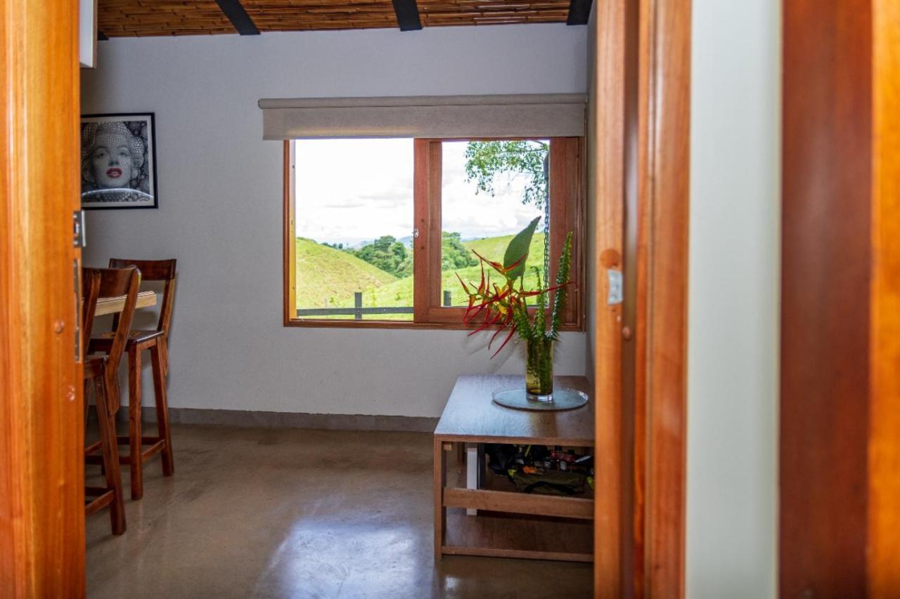 Agradable Cabana Cafetera Con Jacuzzi A 12 Min Del Centro De Pereira Eksteriør billede